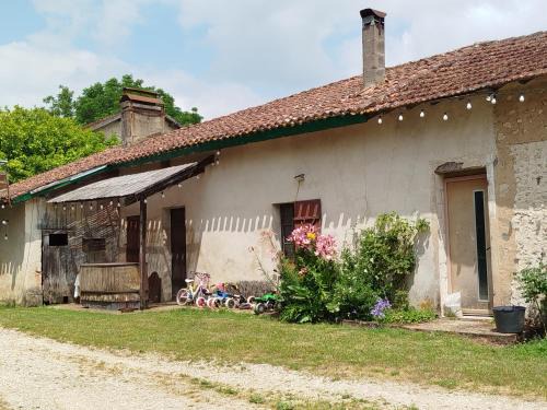 Agonac House | Ferme Goodwill
