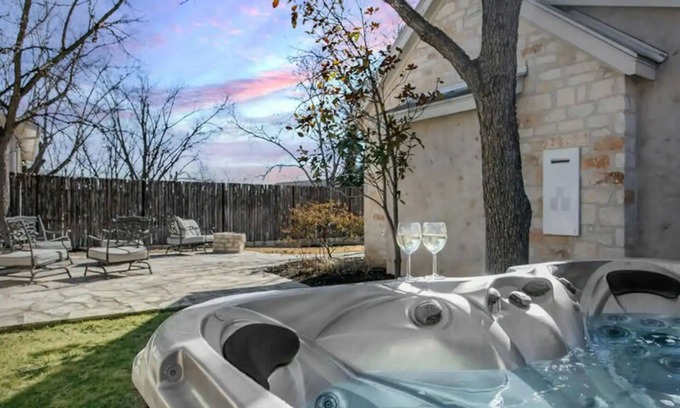 Fredericksburg House | Fern Cottage: 2 blocks to Main/Shared Hot tub