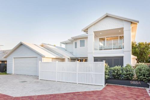 Geographe House | Fernweh - A Generous Hamptons-style Beachside Escape