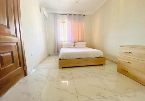 Asylum Down Apartment | Ferrez Apartment