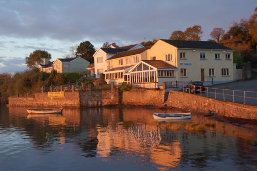 Llanstadwell Bed & Breakfast | Ferry House Inn