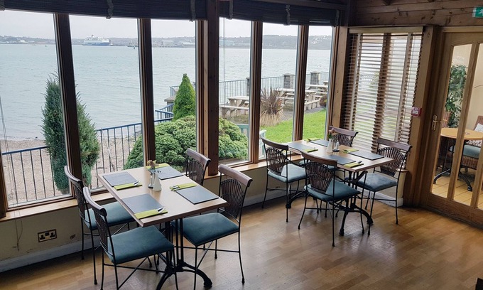 Llanstadwell Bed & Breakfast | Ferry House Inn