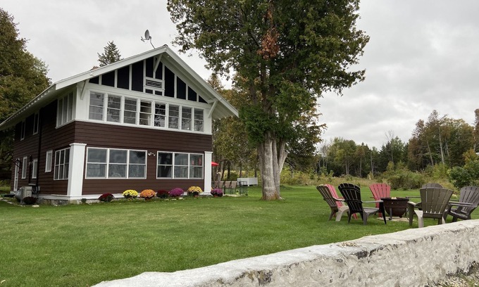 Egg Harbor Cottage | Festivals! Secluded true waterfront w/acreage, Sleeps 12, dogs, great rates