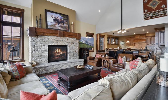North Park City Cottage | Festive Dates Available! Luxury Ski-in, Ski-out Cottage with private Hot Tub