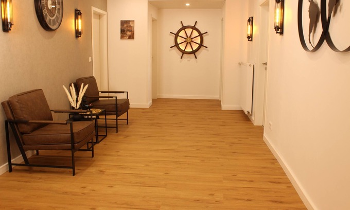 Nordholz Apartment | Fewo Direkt am Deich 8 Personen + 2 Kleinkinder 150qm 2 Bäder 5 Zimmer Terrasse