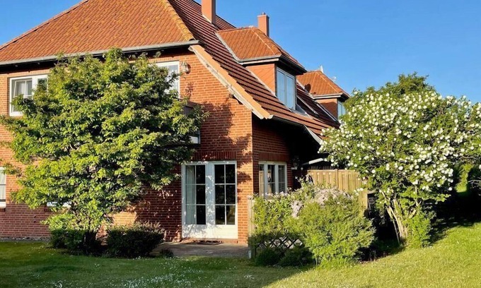 Wulfen Apartment | FeWo mit Terasse u. Garten am Golfplatz