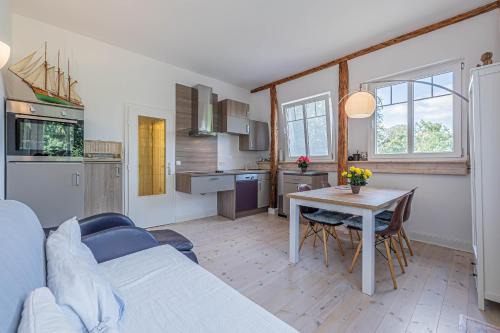Westerholz Apartment | fewo1846 - Am Walfischstein - strandnahe 2-Zimmer-Wohnung im 1 OG in eleganter Jugendstilvilla