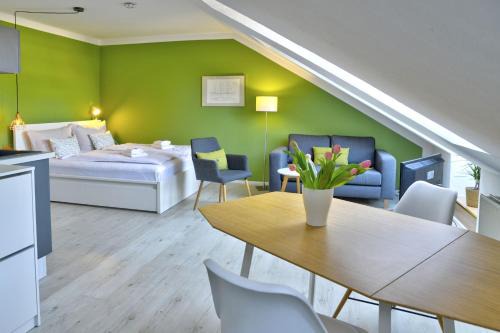 Wassersleben Apartment | fewo1846 Strandresidenz Wassersleben - Strandmuschel - sonniges Studioapartment im Dachgeschoss