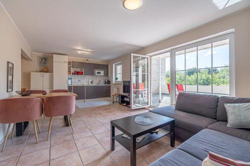 Wassersleben Apartment | fewo1846 Strandresidenz Wassersleben - Fördeblick I - komfortables Studioapartment mit Balkon