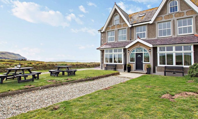 Llanengan House | Fferm Ar Y Môr in the beautiful Pwllheli