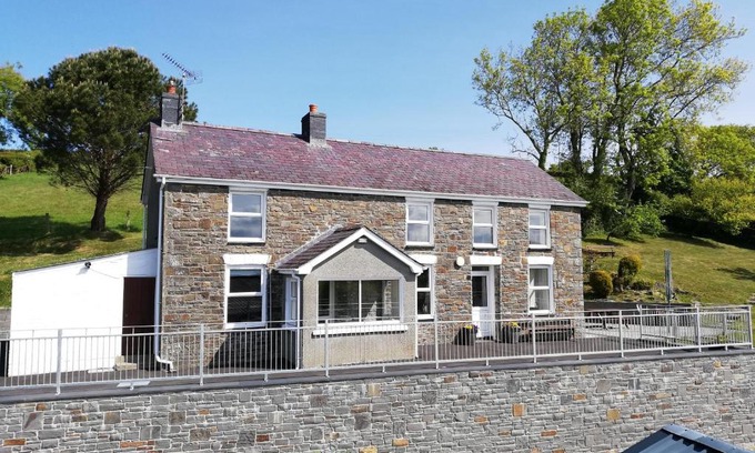 Aberaeron House | Ffyllon Fawr