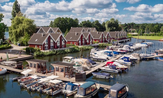 Wendisch Rietz Hotel | FH „Kolumbus Wasserterrasse“ 98m², 6+2 Pers. im Marinapark Scharmützelsee, Sauna, Whirlpool, Kamin