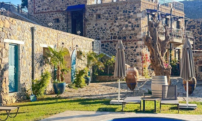 Karaburun Hotel | FİNTOZ BUTİKA