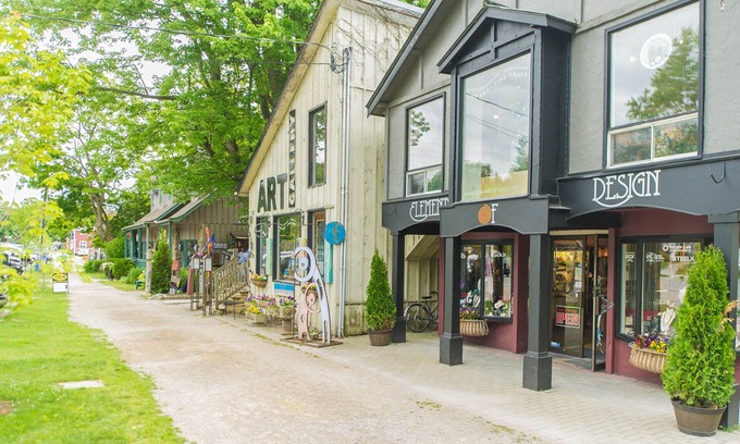 Bayfield House | Fiddlers Green - Tragically Hip themed cottage