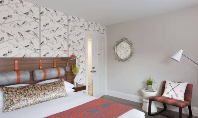 Stowe Area Hotel | Field Guide Retreat | Trail Access, Local Eats & Cozy Lodge Comfort in One Spot