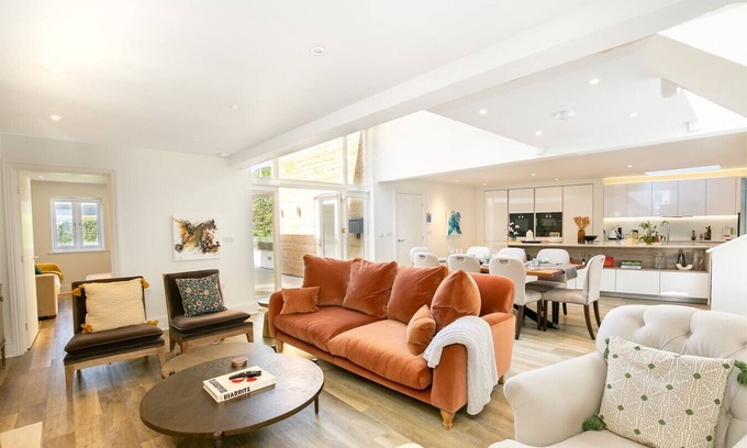 Kingham House | Field House - Stunning 3 Bedroom Home in Kingham
