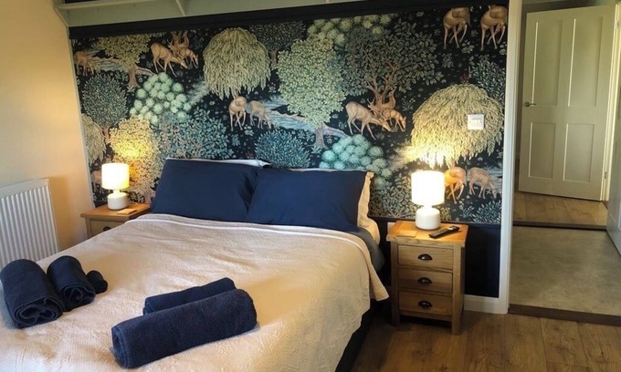 Liskeard Cabin | Field View, Cornish rural escape on small farm at the edge of Bodmin Moor.
