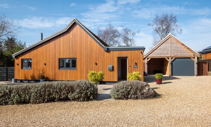 Hindolveston House | Field View - Three Bedroom House, Sleeps 6