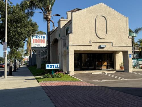 Bell Gardens Hotel | Fiesta Inn Los Angeles - Bell Gardens