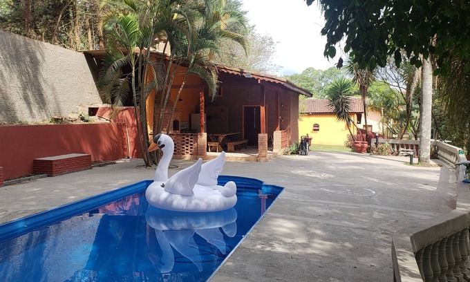 Vila Paula House | Finca in gated community with pool and access to the dam