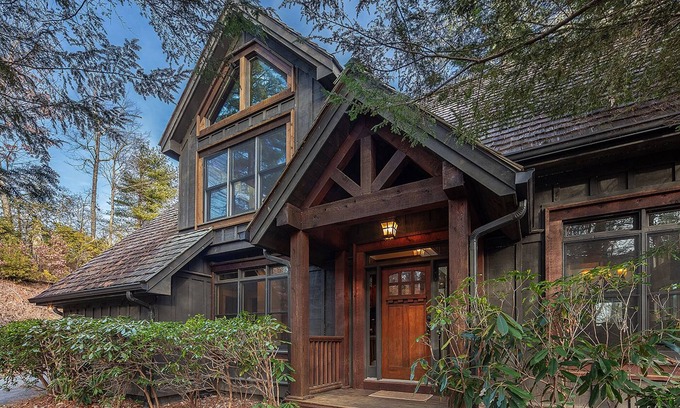 Lake Toxaway Cottage | Find Your Base Camp in Beautiful Lake Toxaway