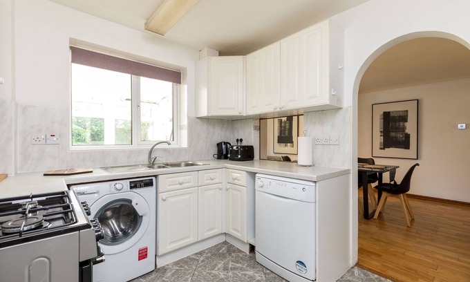 Ifield House | Findon House
