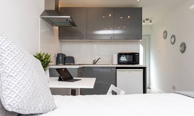Ifield Apartment | Findon Suite