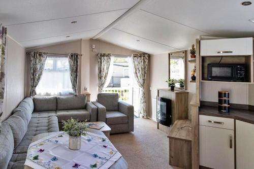 Cowes House | Finest Retreats - Beachlands