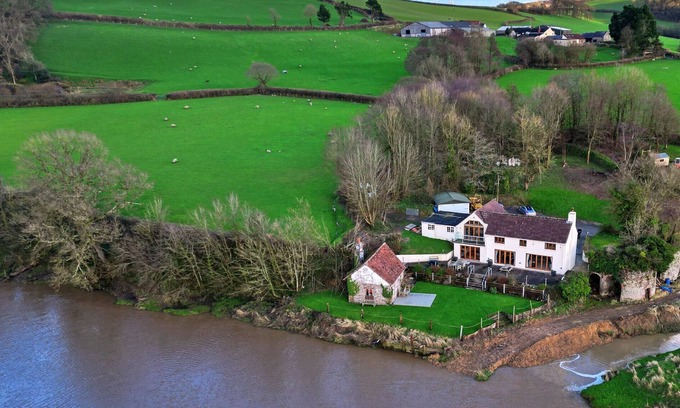 Westleigh House | Finest Retreats | Lower Netherdowns