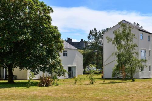 Harlech Apartment | Finest Retreats - Golygfa o'r Castell - Castle Views