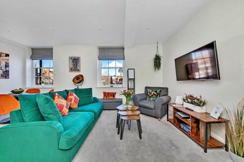 Ripon House | Finest Retreats - Market View