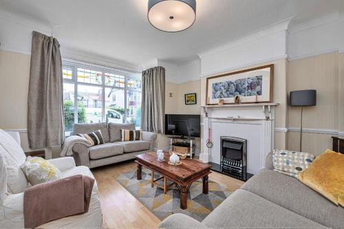 Rhos on Sea House | Finest Retreats - Penrhyn Avenue