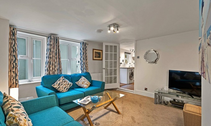 Mevagissey Cottage | Finest Retreats | Porthole Cottage