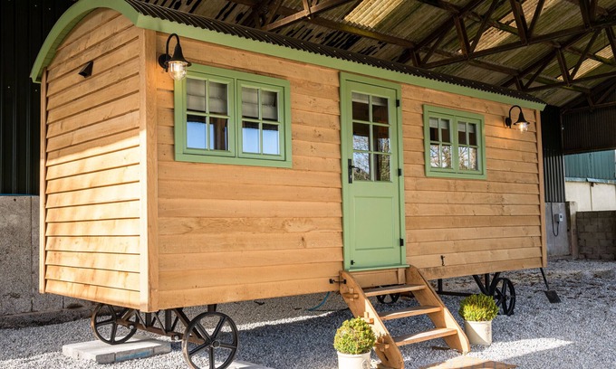 Beaworthy Apartment | Finest Retreats | The Shepherd's Hut at Northcombe Farm