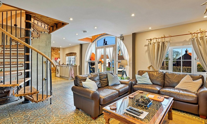 Horncastle House | Finest Retreats | The Old Smithy