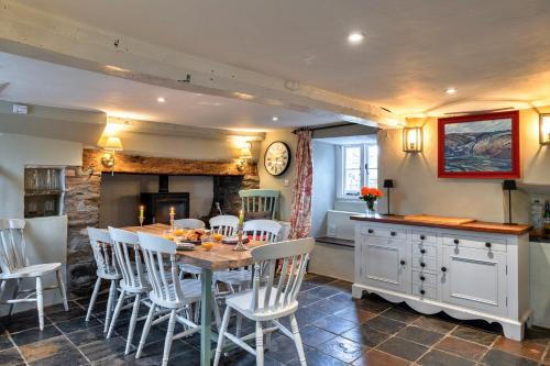 South Molton House | Finest Retreats - Whitley