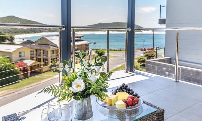 Fingal Bay House | Fingal Bay View Unit 1 16 Tuna Crescent
