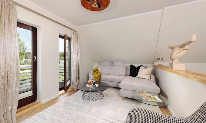 Geltow Apartment | Finken-galerie: Ganz nah an Potsdam und Berlin & Umgeben von Wald und Havelseen