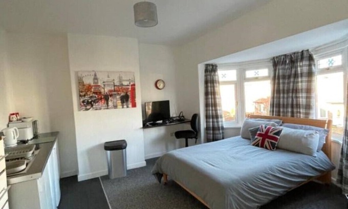 Darlington House | Fionn House Darlington (entire property)