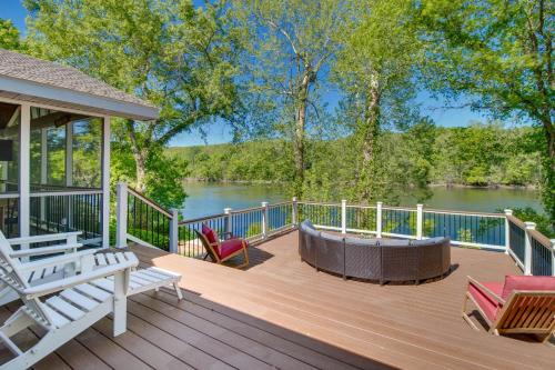 Mountain Home House | Fire Pit and Grill Riverfront Home in Arkansas!