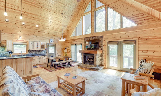 Burnsville Cabin | Fire Pit & Views: Picturesque Cabin in Burnsville!