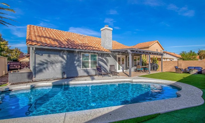 Gilbert House | Fire Stone Getaway