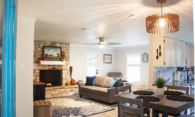Boerne House | Firefly Flats, Boerne - Walk to Downtown