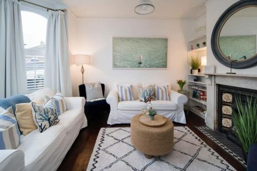 Cowes House | Firefly House