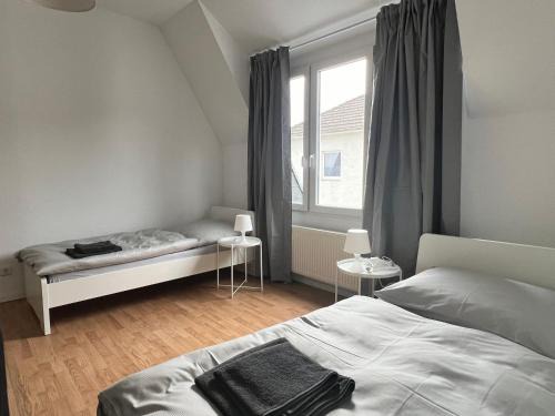 Rott Apartment | FirmenQuartier24 im DG in Wuppertal