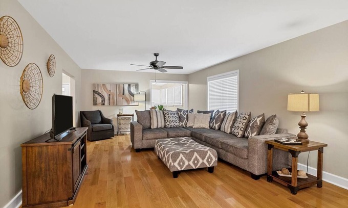 Bowling Green Condo | First Class Comfort | 3BD & 2BA