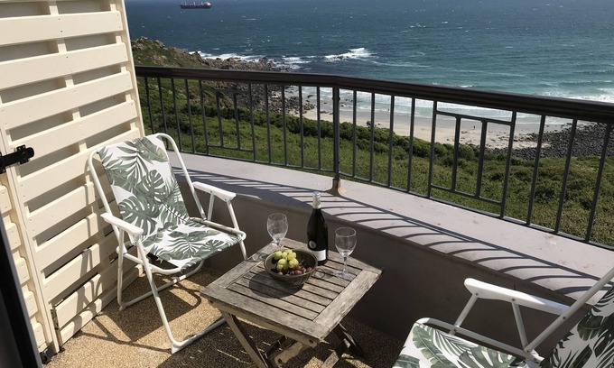 Coverack Apartment | First floor balcony flat with stunning sea views.