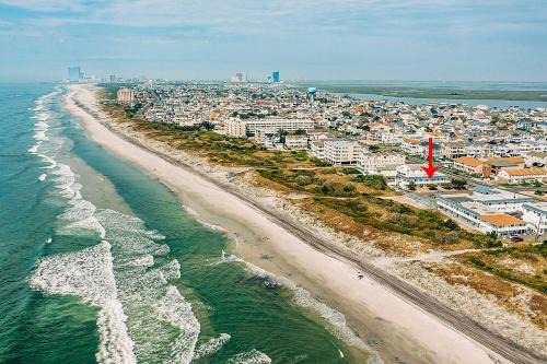 Brigantine Apartment | First-Floor Brigantine Condo Steps to Ocean!