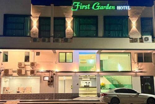 Pekan Melayu Hotel | First Garden Hotel Managed By KR Cosmos Sdn Bhd