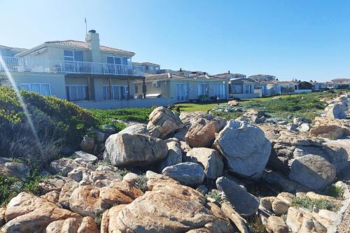 Hermanus Apartment | First Group Hermanus Beach Club